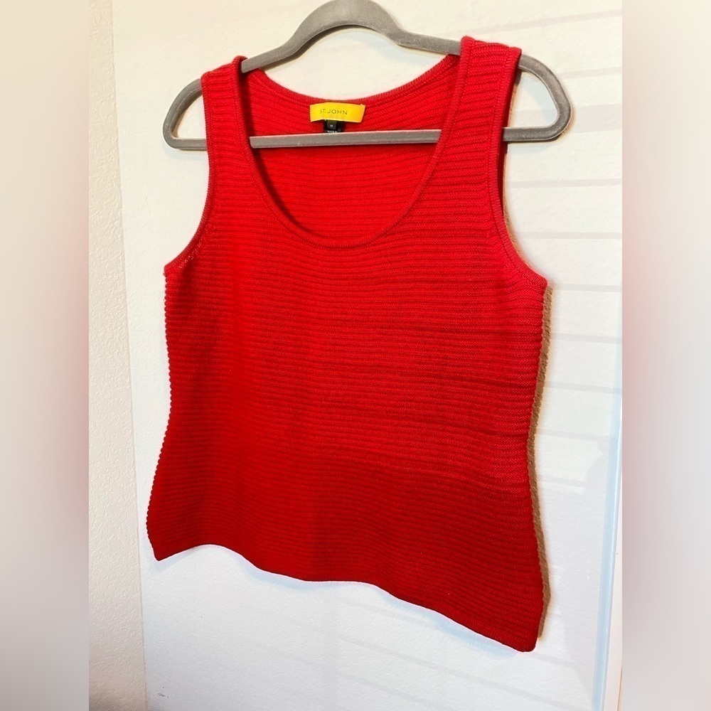 St John Red sleeveless women shirt, Santana knit scoop neck sweater, sz Medium